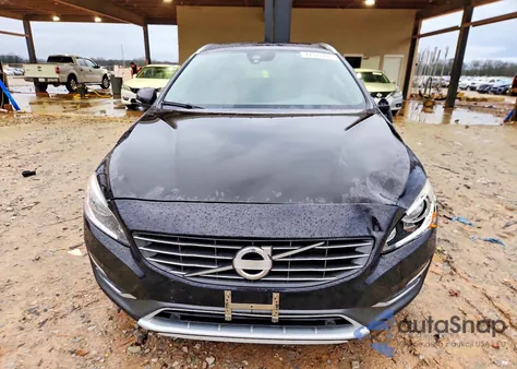 2015 Volvo V60 Premier из США, поврежденный, VIN YV126MEB0F1188931